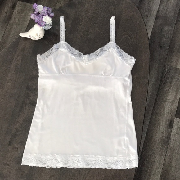 Urban Heritage Tops - Elegant Urban Heritage White Tank-top